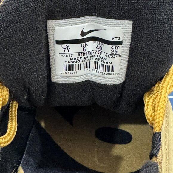 Size 7Y/8.5W Nike Air Max 97 OG QS Metallic Gold 2017 - Picture 6 of 6